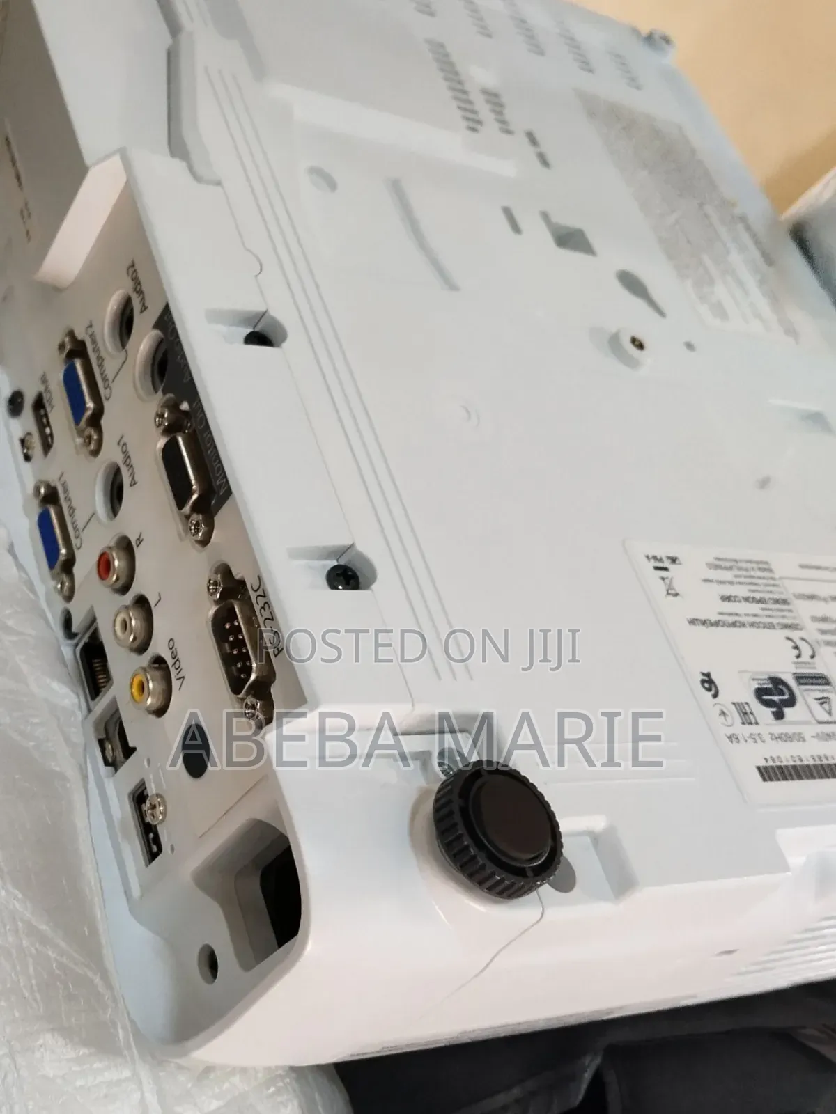 Brand New Epson Projector
With Manual Cd and Cartoon