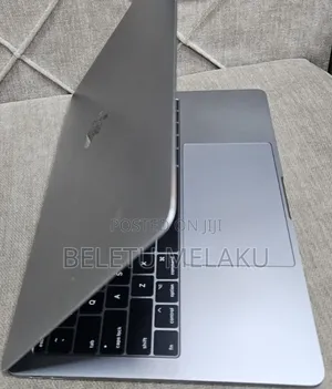 New Laptop Apple MacBook Pro 2017 8GB Intel Core I5 SSD 256GB