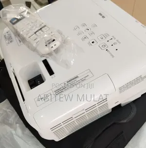 Brand New Epson Projector With Manual Cd And Cartoon