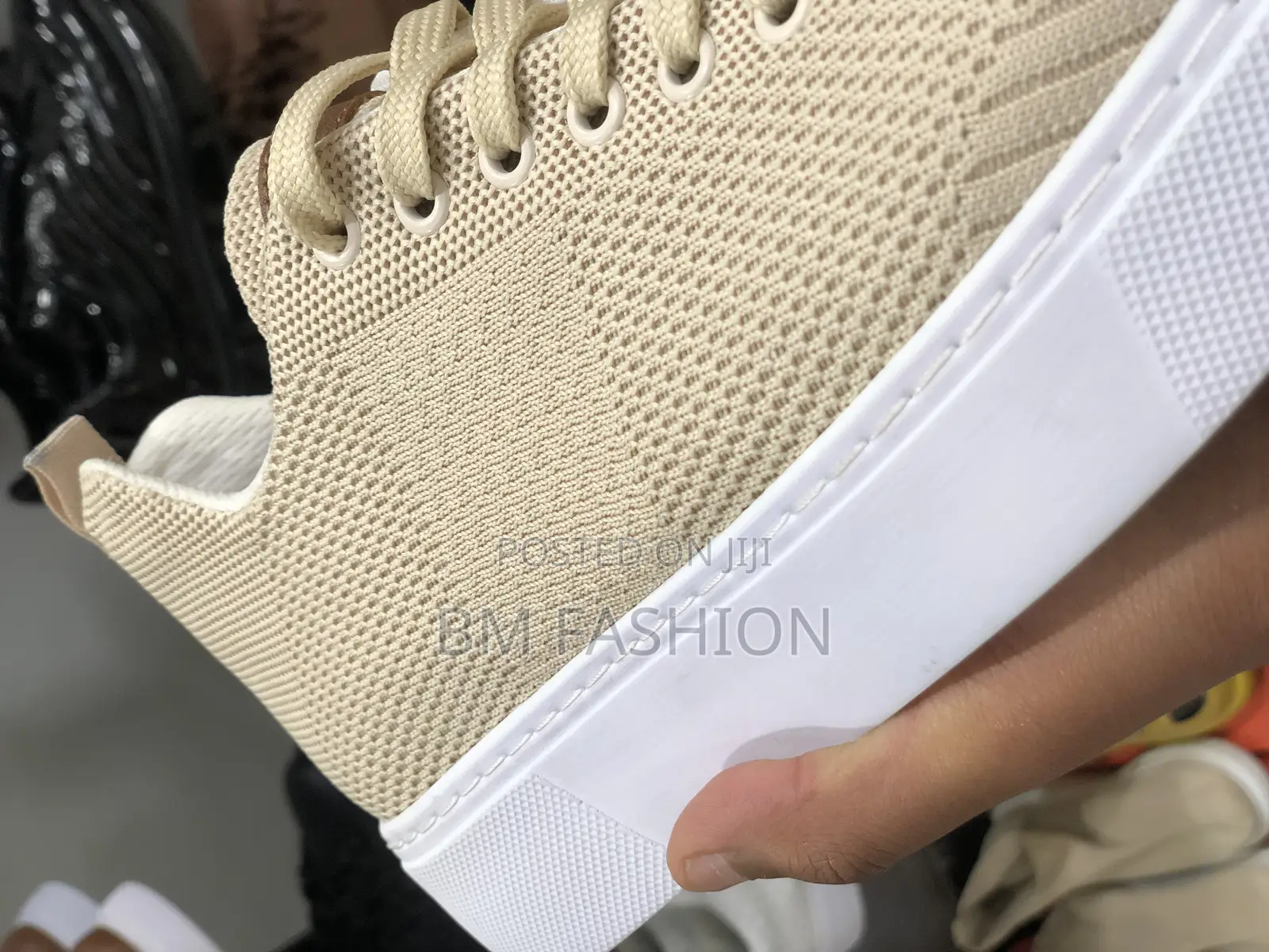 Chekich Creamy Sneakers