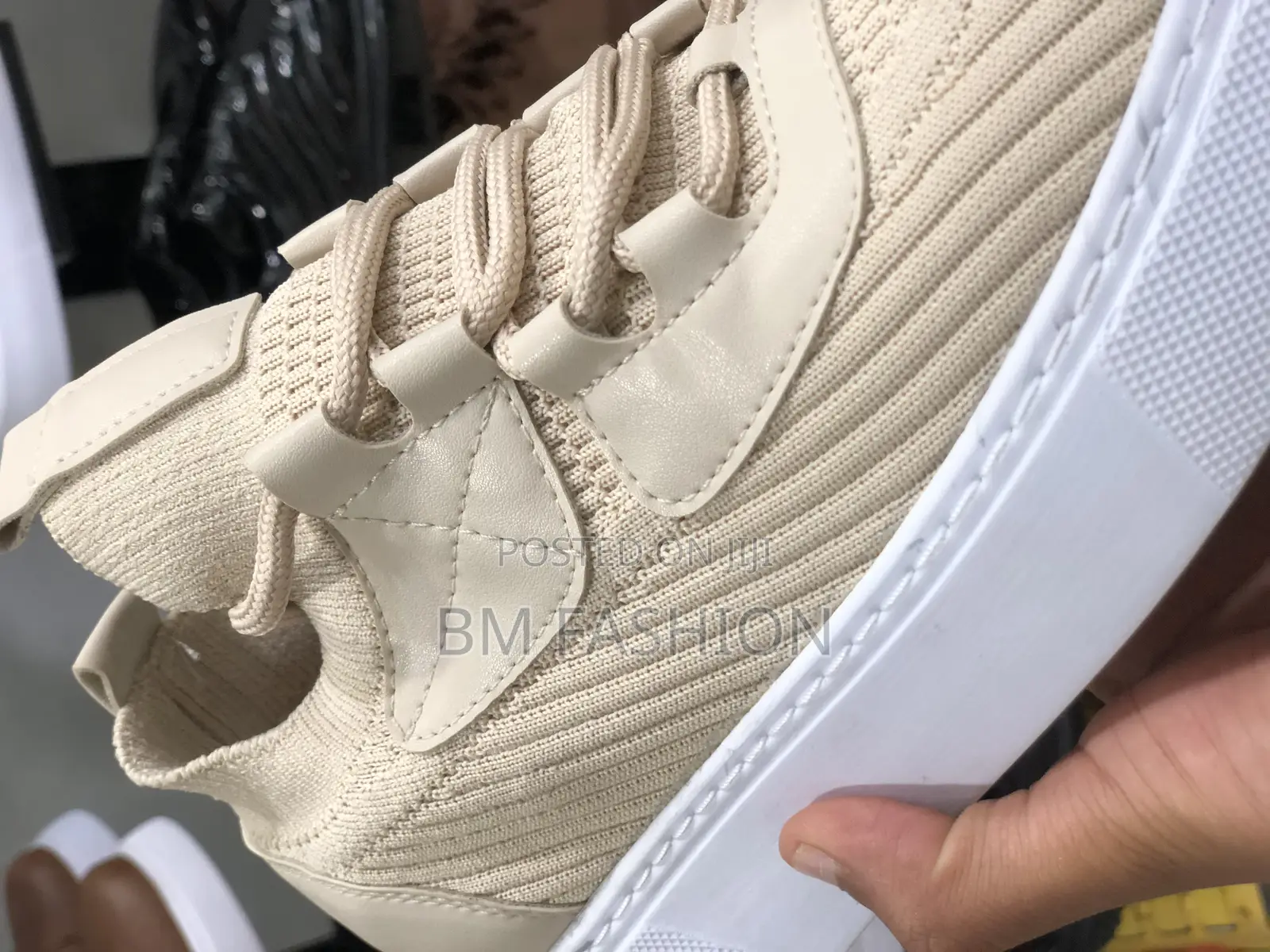 Chekich Sneaker Creamy and White