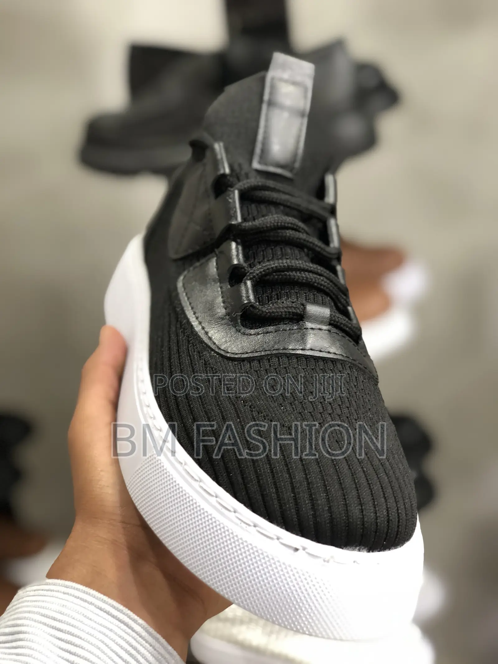 Chekich Black Sneakers for Men’S