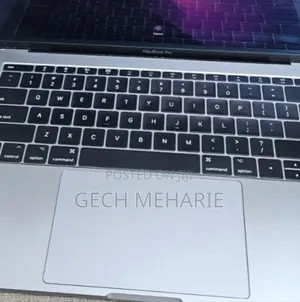 New Laptop Apple MacBook Pro 2017 16GB Intel Core I5 SSD 256GB