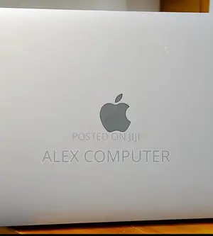 New Laptop Apple MacBook Pro 2022 M2 8GB Apple M2 SSD 256GB