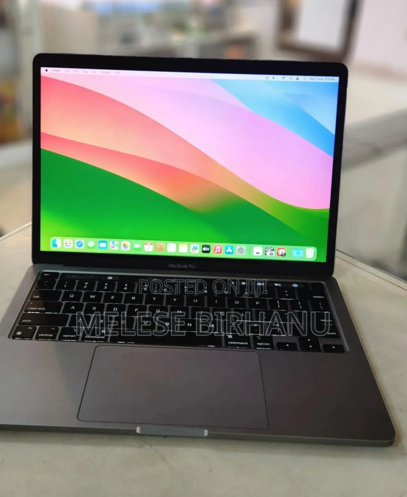 New Laptop Apple MacBook Pro 2020 M1 16GB Apple M1 Pro SSD 1T