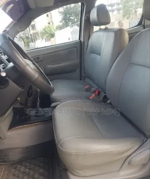 Toyota Hilux 2011 White