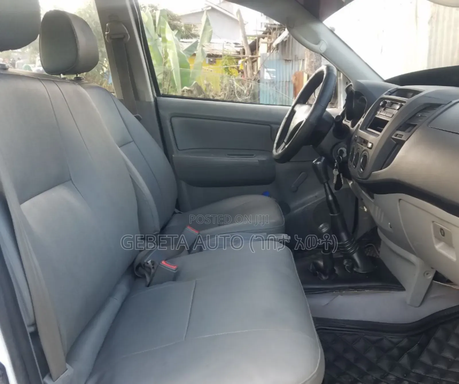 Toyota Hilux 2011 White