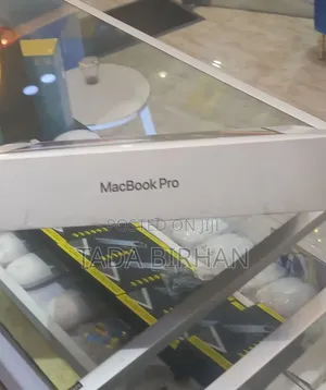 New Laptop Apple MacBook Pro M1 16GB Intel Core I7 SSD 512GB