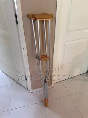 Photo - Underarm Crutches - Adult -Pair፭性ergonomically Underarm Pads