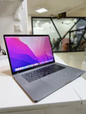 Photo - New Laptop Apple MacBook Pro 2016 16GB Intel Core I7 SSD 256GB