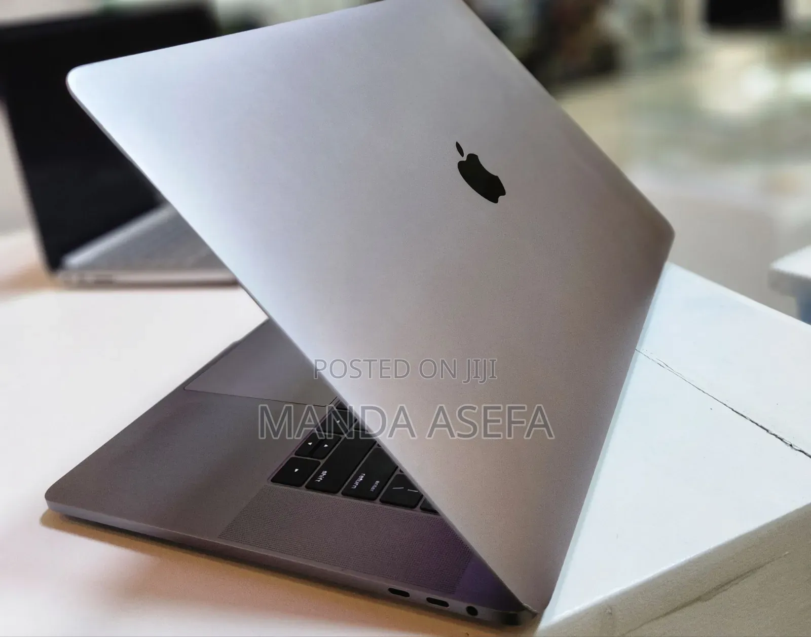 New Laptop Apple MacBook Pro 2017 16GB Intel Core I7 SSD 256GB