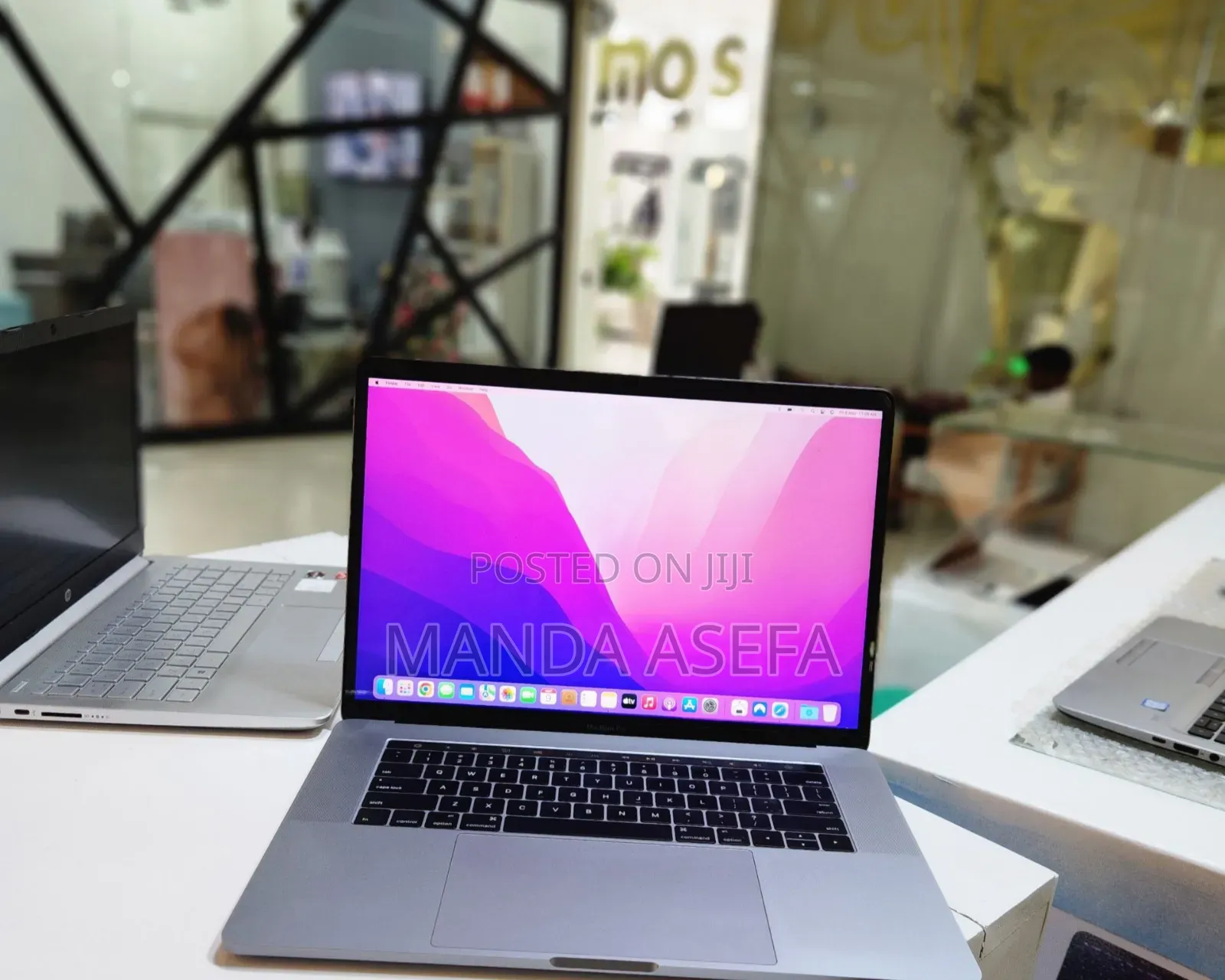 New Laptop Apple MacBook Pro 2017 16GB Intel Core I7 SSD 256GB