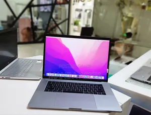 New Laptop Apple MacBook Pro 2017 16GB Intel Core I7 SSD 256GB