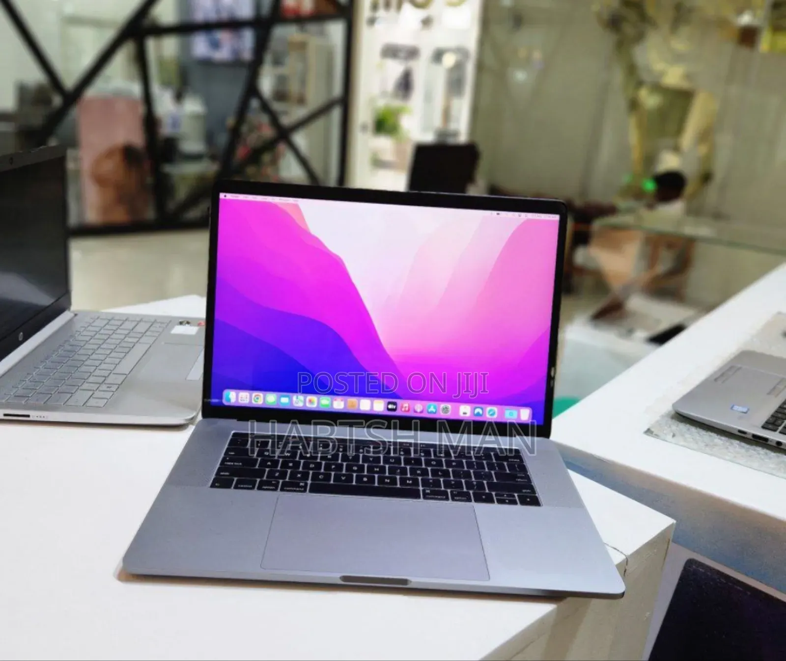 New Laptop Apple MacBook Pro 2016 16GB Intel Core I7 SSD 256GB