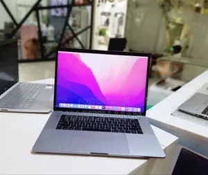 New Laptop Apple MacBook Pro 2016 16GB Intel Core I7 SSD 256GB