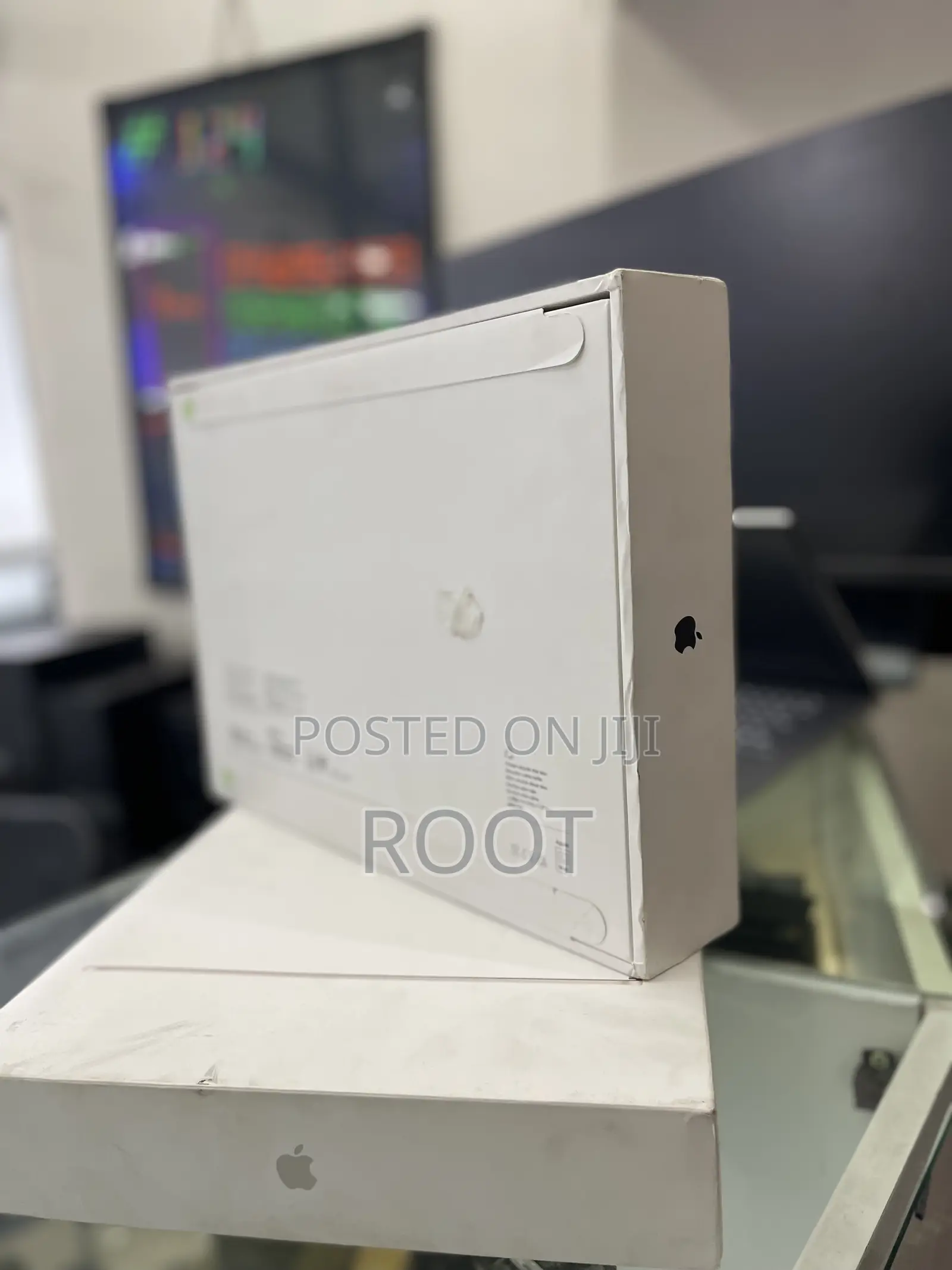 New Laptop Apple MacBook Pro 2024 M4 14-Inch 16GB Apple M4 SSD 500GB