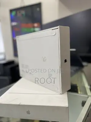 New Laptop Apple MacBook Pro 2024 M4 14-Inch 16GB Apple M4 SSD 500GB