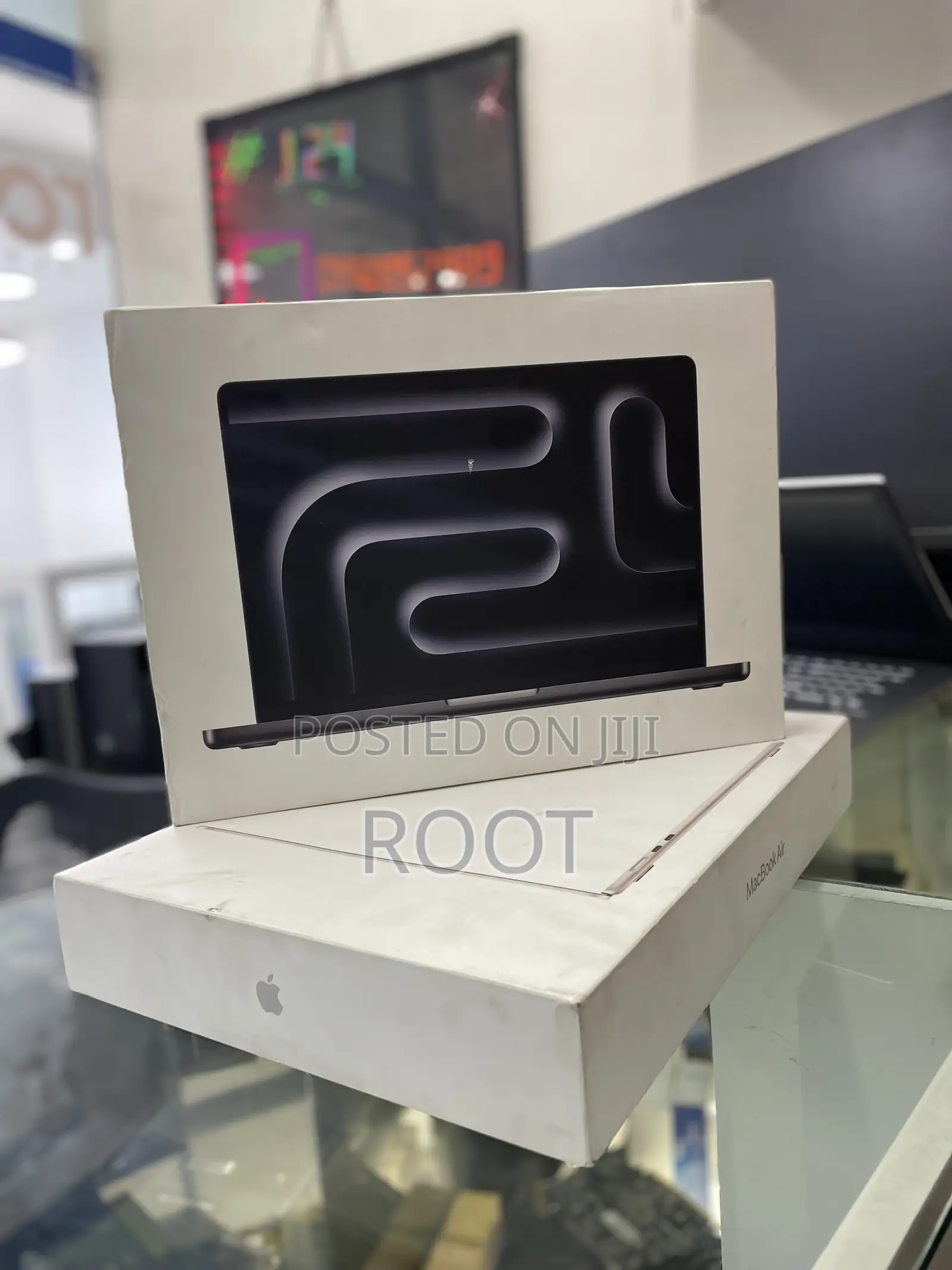 New Laptop Apple MacBook Pro 2024 M4 14-Inch 16GB Apple M4 SSD 500GB