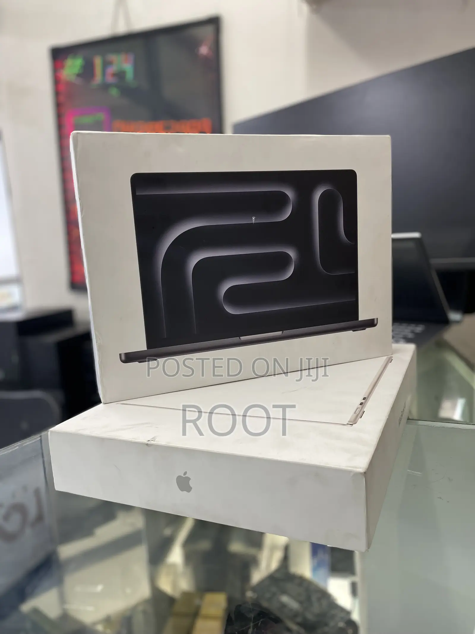 New Laptop Apple MacBook Pro 2024 M4 14-Inch 16GB Apple M4 SSD 500GB