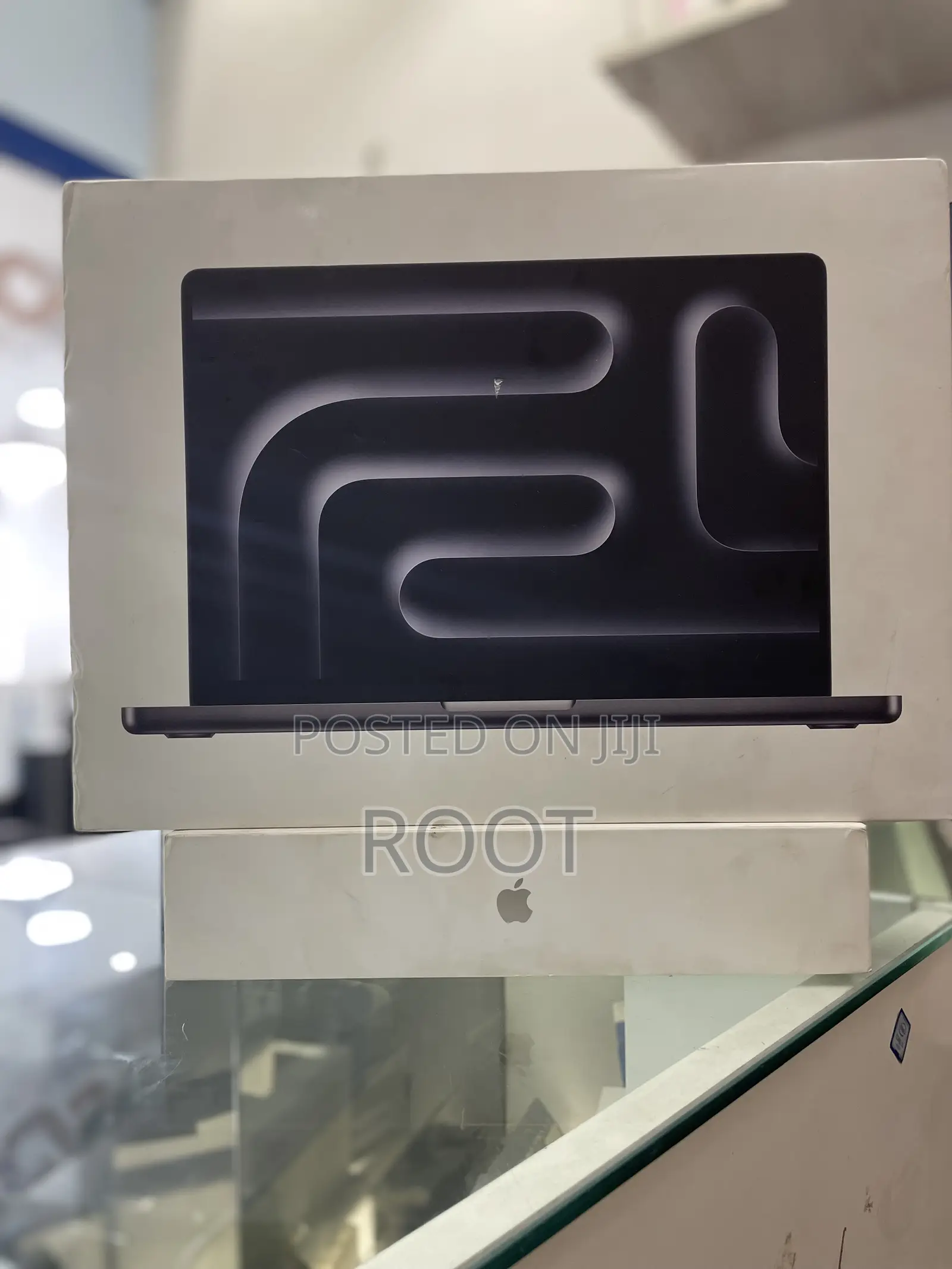 New Laptop Apple MacBook Pro 2024 M4 14-Inch 16GB Apple M4 SSD 500GB