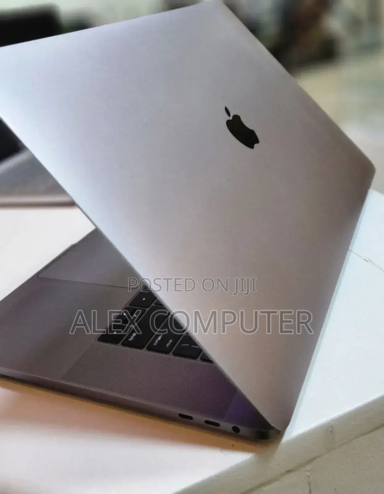 New Laptop Apple MacBook Pro 2016 16GB Intel Core I7 SSD 256GB