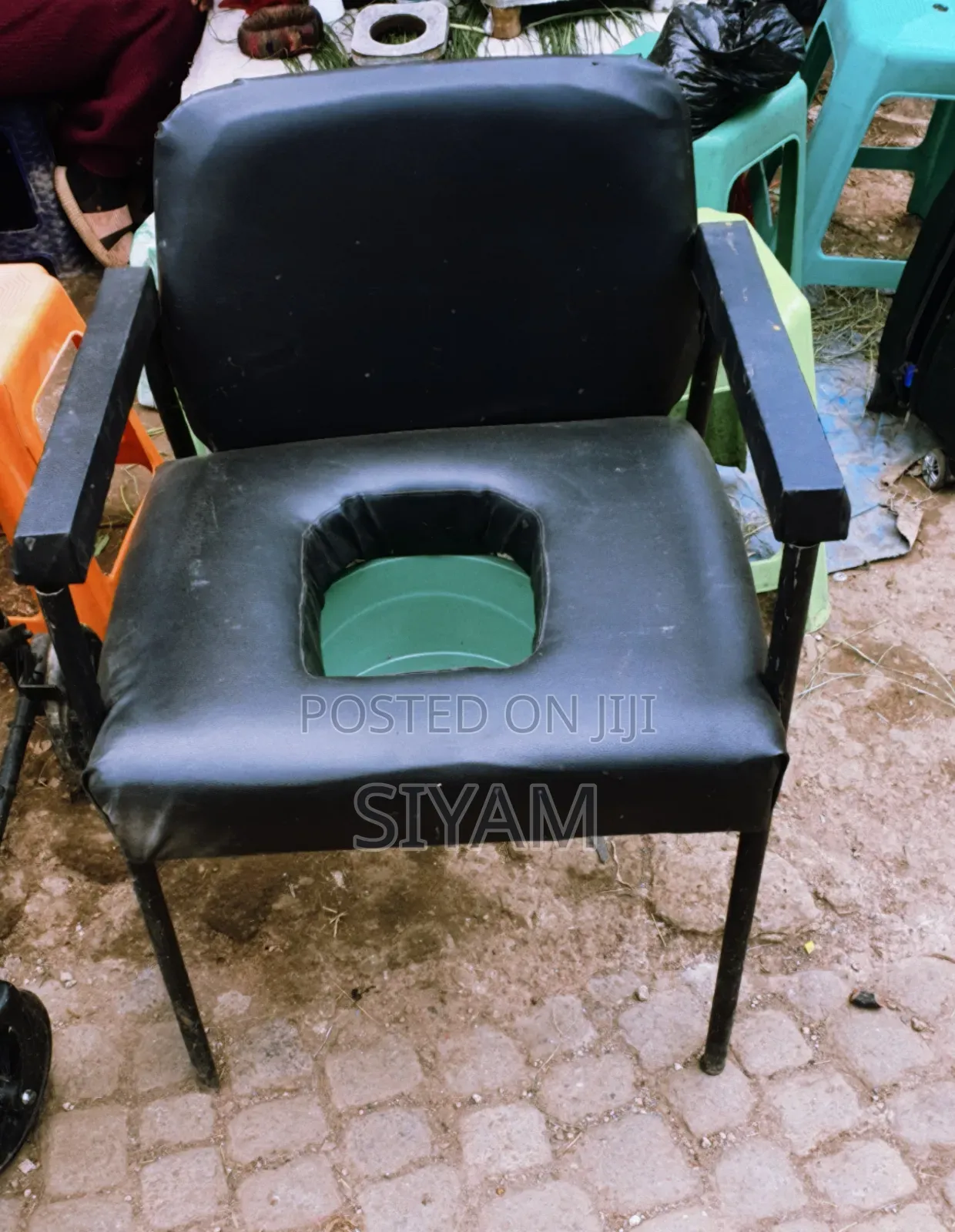 የህመምተኛ መፀዳጃ ወንበር / Yehmemetegna Metsedaja Wenebr