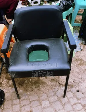 Photo - የህመምተኛ መፀዳጃ ወንበር / Yehmemetegna Metsedaja Wenebr