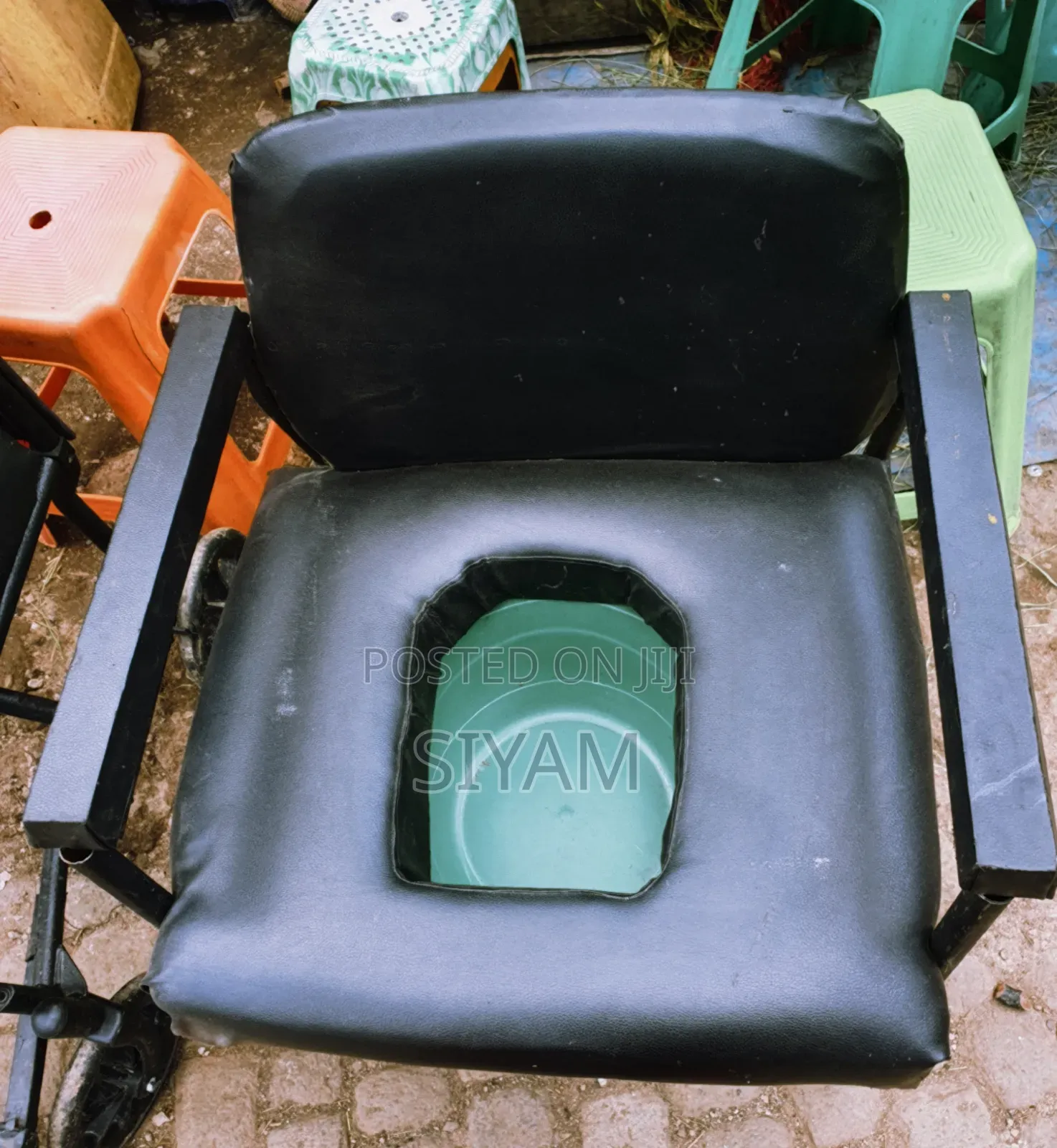 የህመምተኛ መፀዳጃ ወንበር / Yehmemetegna Metsedaja Wenebr