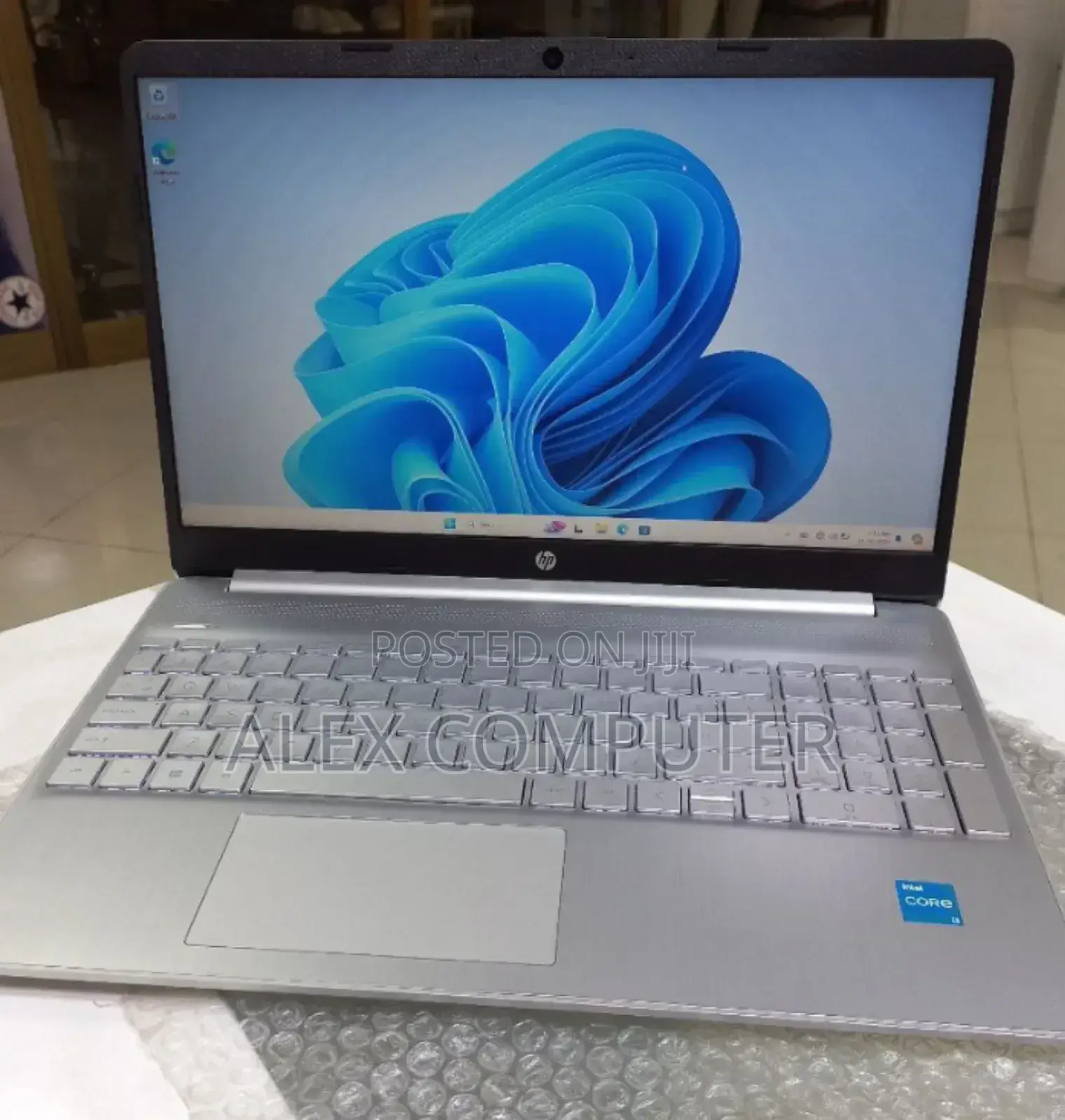 New Laptop HP Stream Notebook 8GB Intel Core I5 SSD 1T