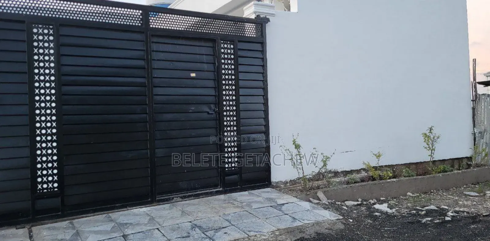 3bdrm Villa in Ayat, L-Shape Villa, Bole for sale