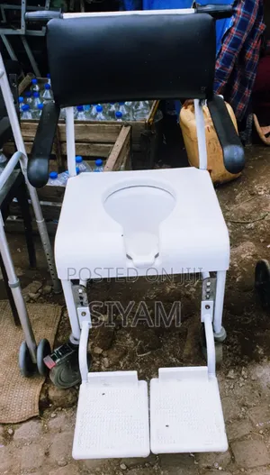 Photo - የህመምተኛ ተገፊ መፀዳጃ ወንበር / Yehmemetegna Metsedaja Wenber