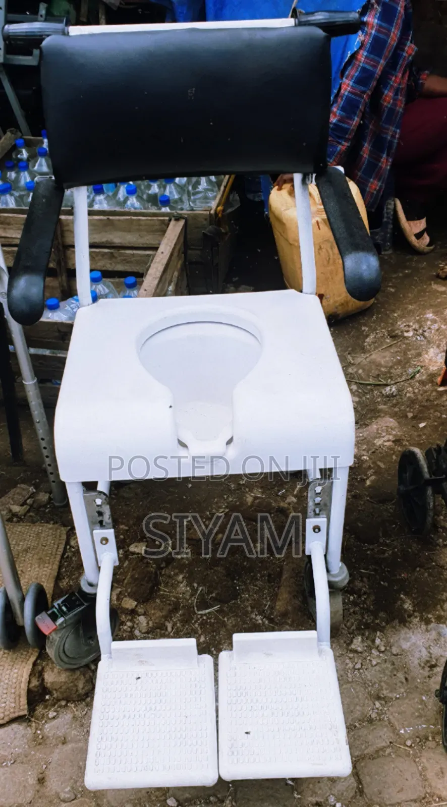 የህመምተኛ ተገፊ መፀዳጃ ወንበር / Yehmemetegna Metsedaja Wenber