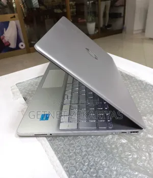 New Laptop HP Stream Notebook 8GB Intel Core I3 HDD 1T