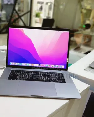 New Laptop Apple MacBook Pro 2017 16GB Intel Core I7 SSD 256GB