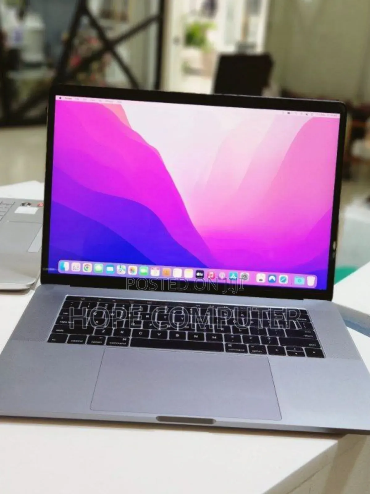 New Laptop Apple MacBook Pro 2017 16GB Intel Core I7 SSD 256GB