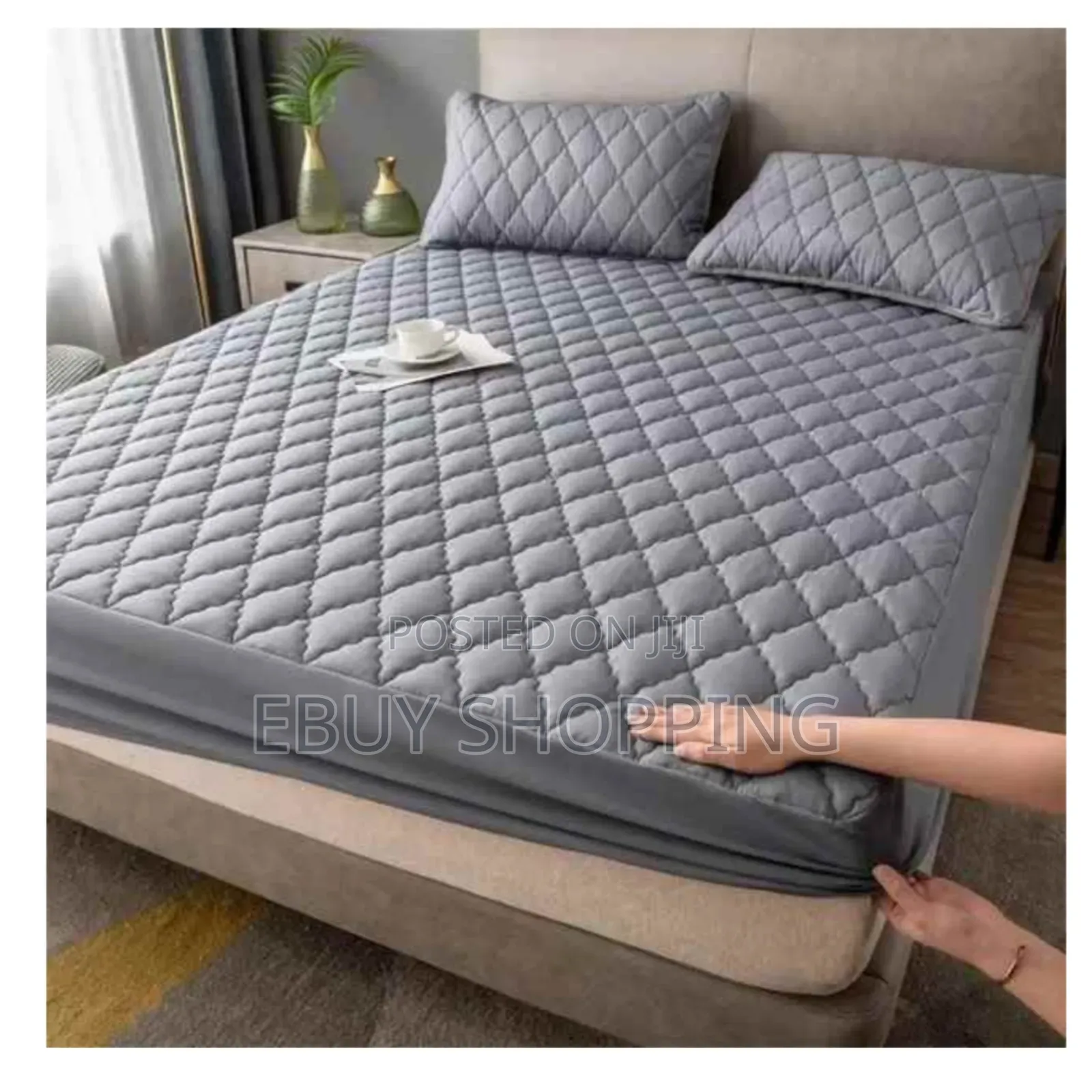 **Breathable Silent Waterproof Mattress Protector**