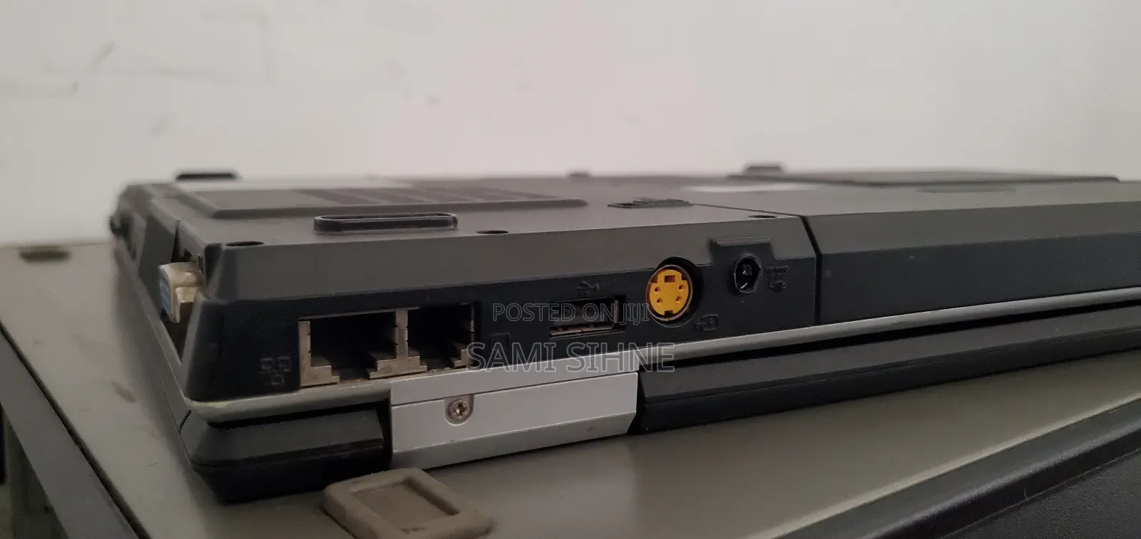 Laptop Toshiba 1GB Intel Pentium HDD 60GB