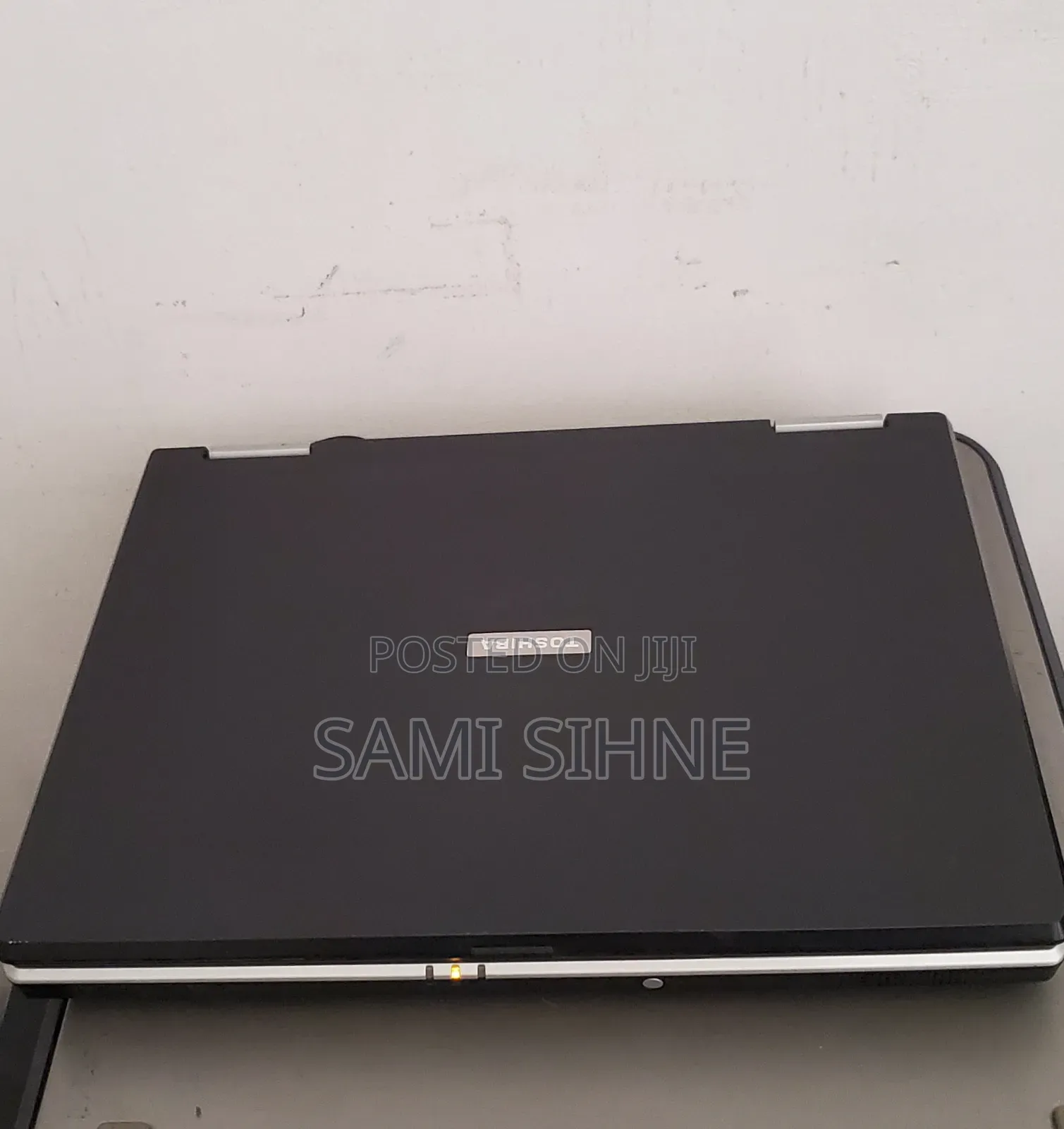 Laptop Toshiba 1GB Intel Pentium HDD 60GB