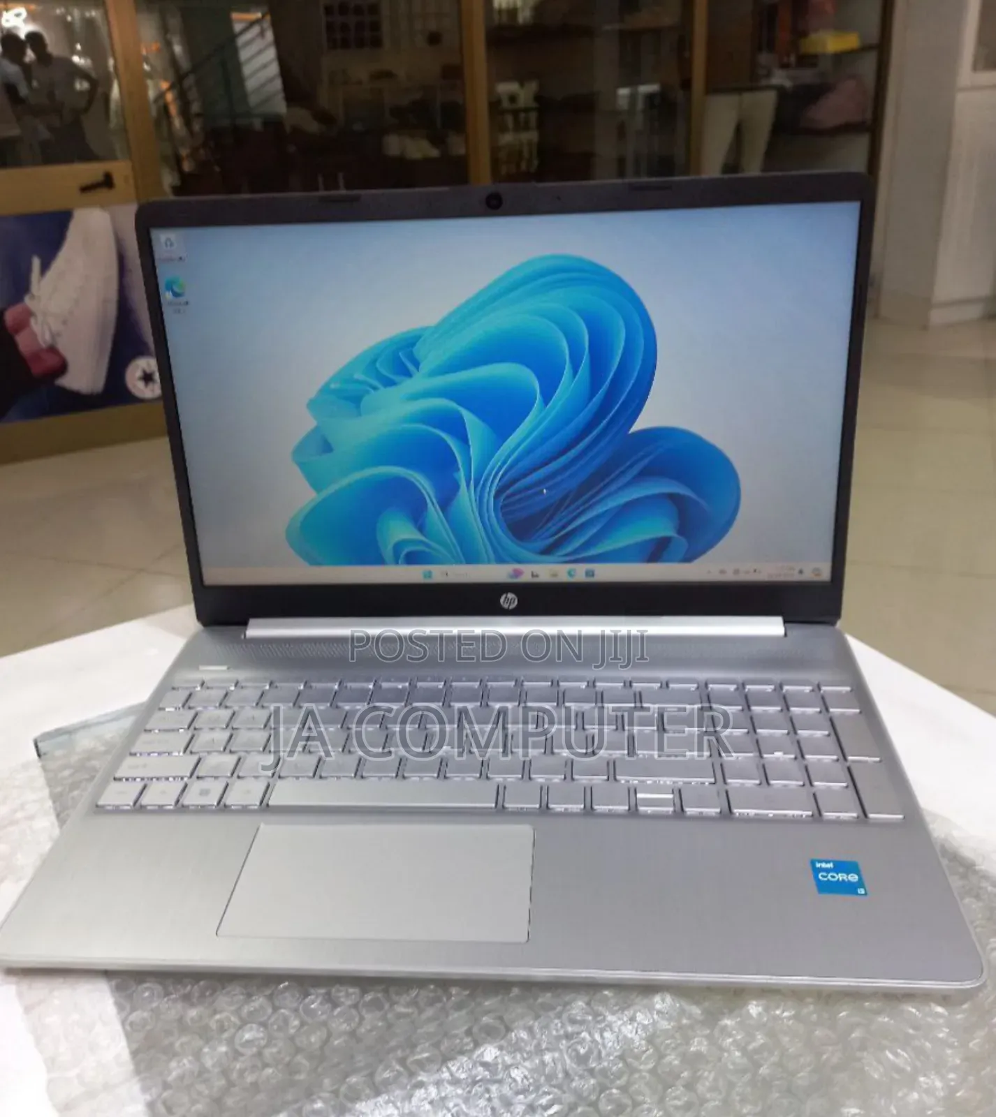 New Laptop HP Stream Notebook 8GB Intel Core I3 SSD 1T