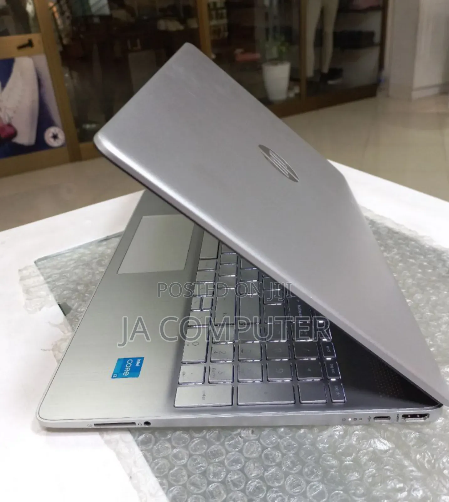 New Laptop HP Stream Notebook 8GB Intel Core I3 SSD 1T