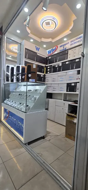 Shope For Ren Centeral Work Place