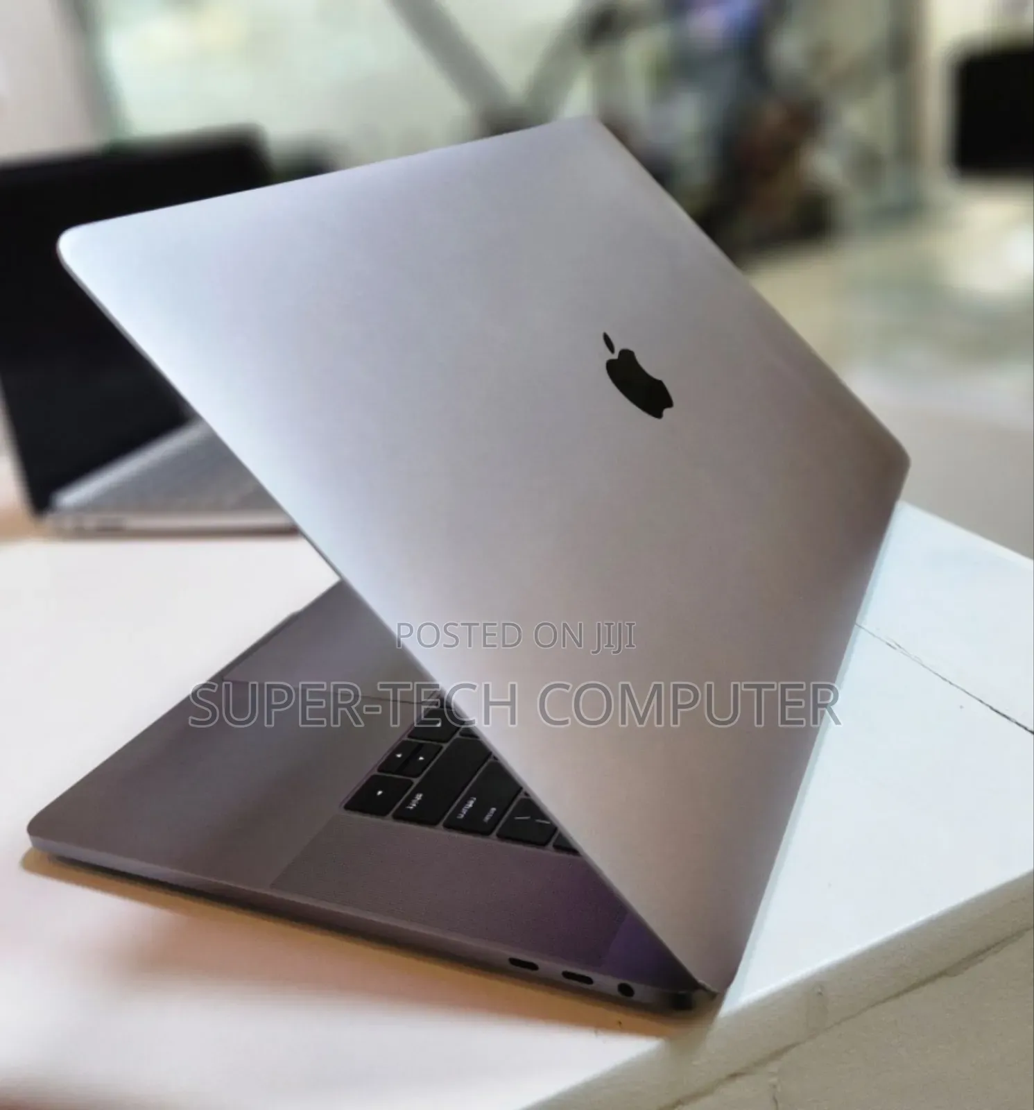 New Laptop Apple MacBook Pro 2016 16GB Intel Core I7 SSD 256GB