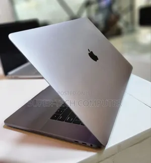 New Laptop Apple MacBook Pro 2016 16GB Intel Core I7 SSD 256GB