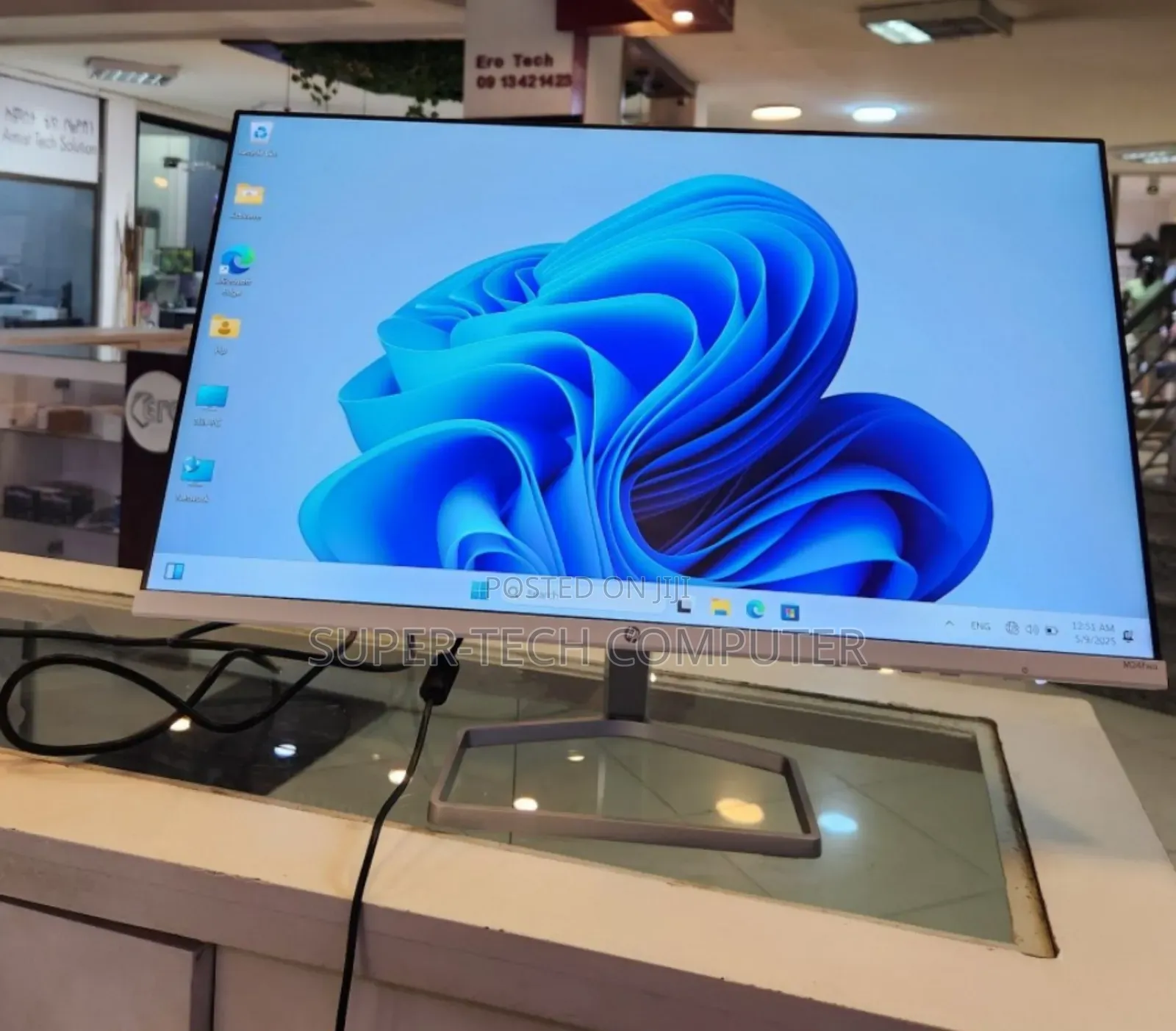 Hp White Color Slim Stand Frameless Monitor 24'