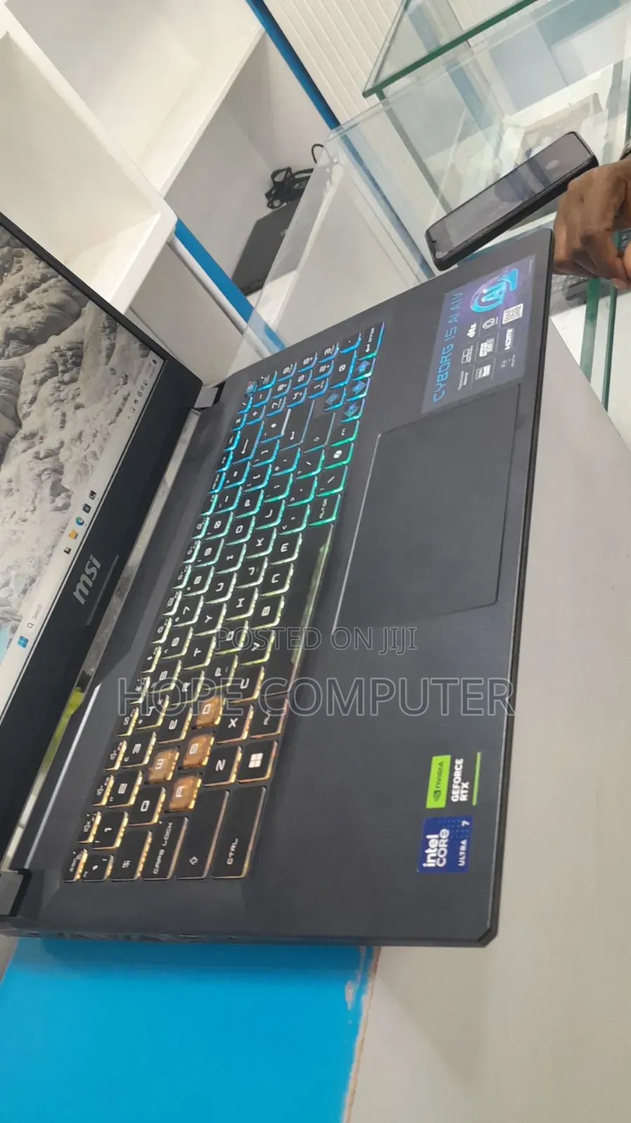 New Laptop MSI Cyborg 15 16GB Intel Core Ultra 7 SSD 1T