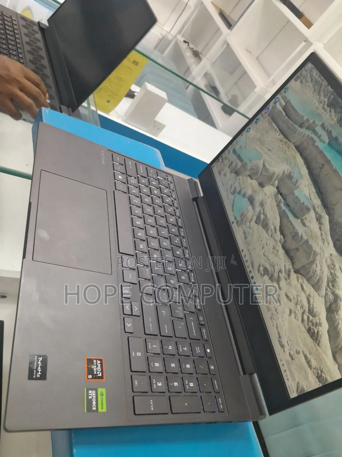 New Laptop HP Victus 15 16GB AMD Ryzen 5 SSD 1T