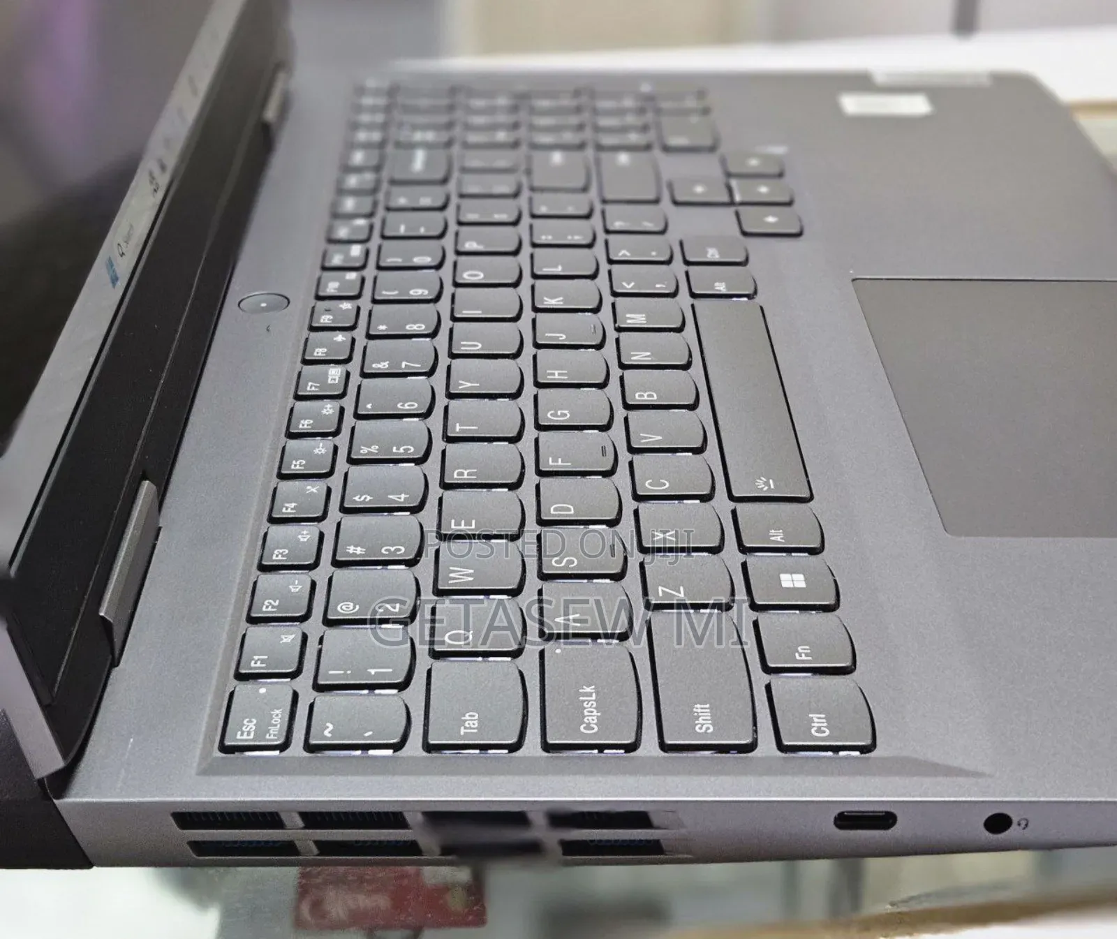 New Laptop Lenovo LOQ 15IRH8 16GB AMD Ryzen 7 SSD 512GB