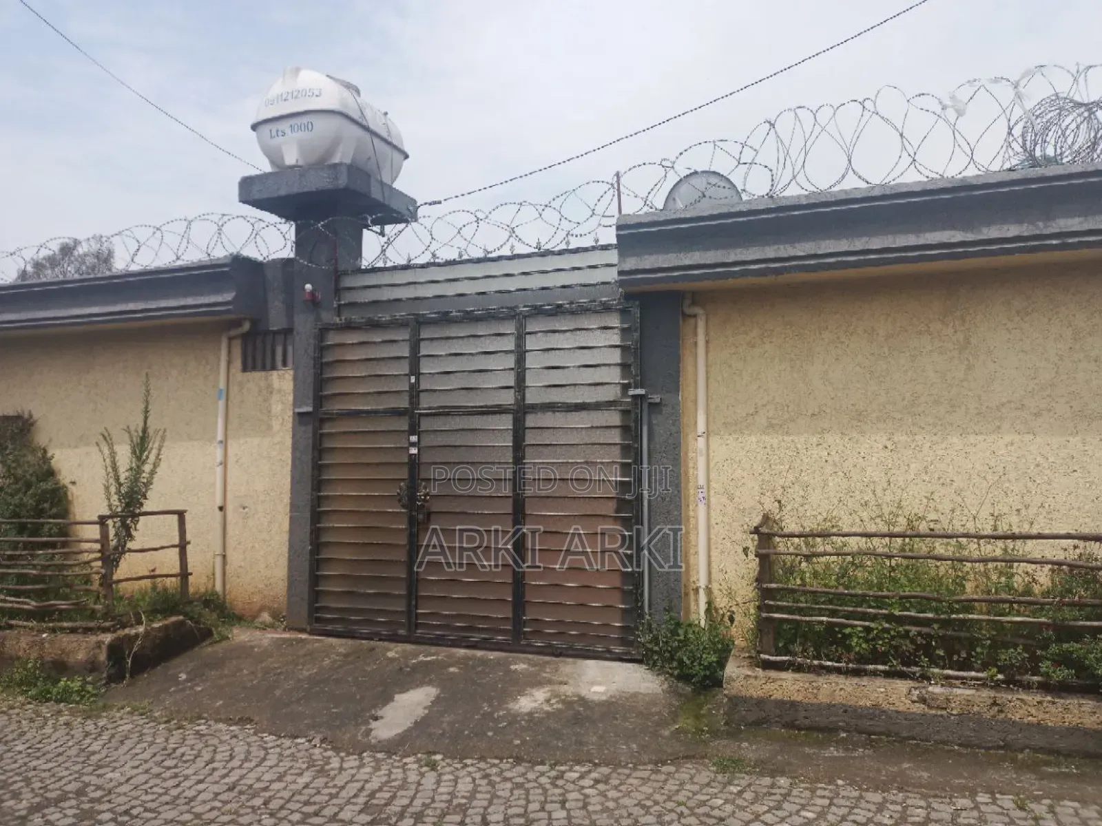 Furnished 3bdrm House in ጊቢ ገስት ሃዉስ 3መኝታ, Bole for rent