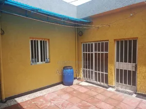 Furnished 3bdrm House in ጊቢ ገስት ሃዉስ 3መኝታ, Bole for rent
