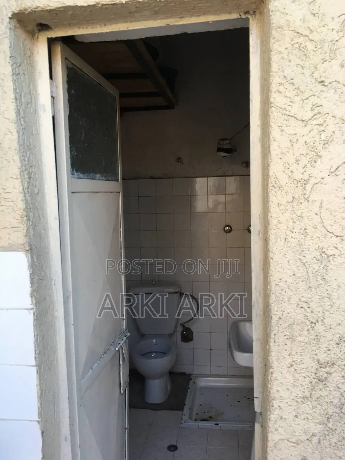 Furnished 3bdrm House in ጊቢ ገስት ሃዉስ 3መኝታ, Bole for rent